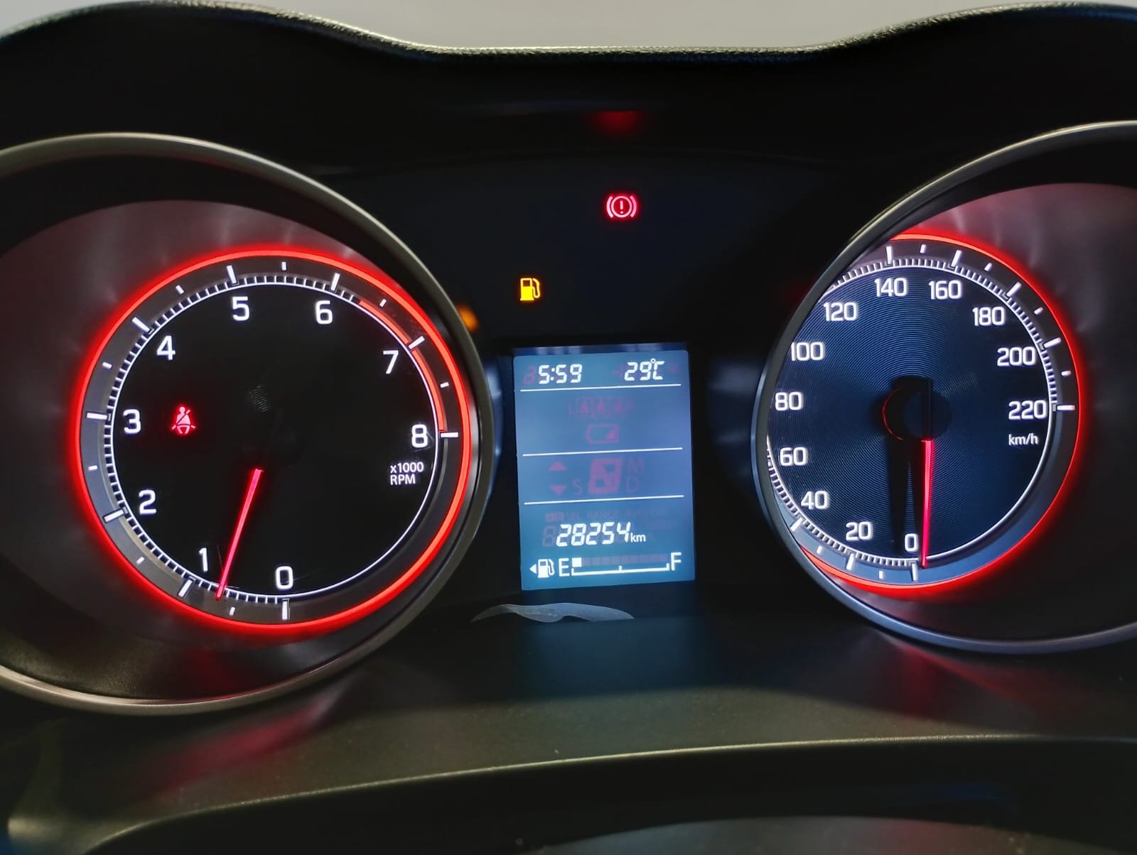MARUTI SUZUKI SWIFT ZXI
